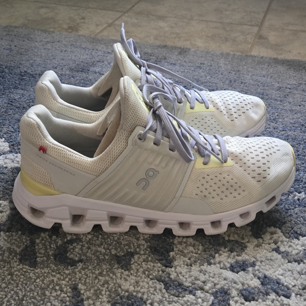 ON Cloudswift Running White/Limelight Running Shoes Women's Size 8.5